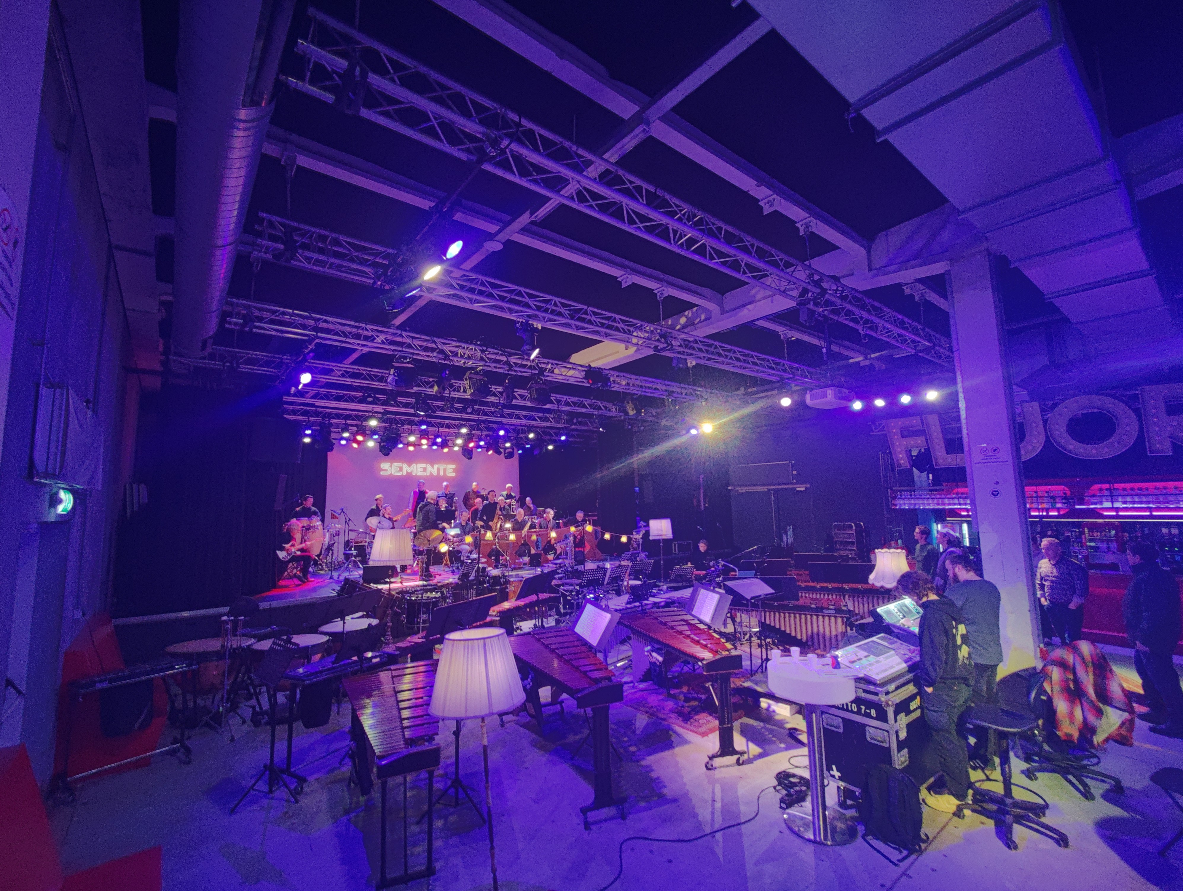 De slagwerkgroepen tijdens een concert